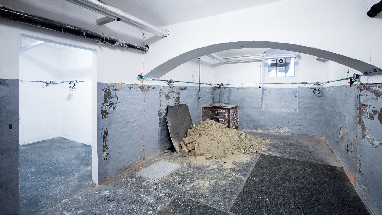 Der Keller der Schule Meisnergasse in dem Schlauchwaagen zur Überwachung montiert wurden.