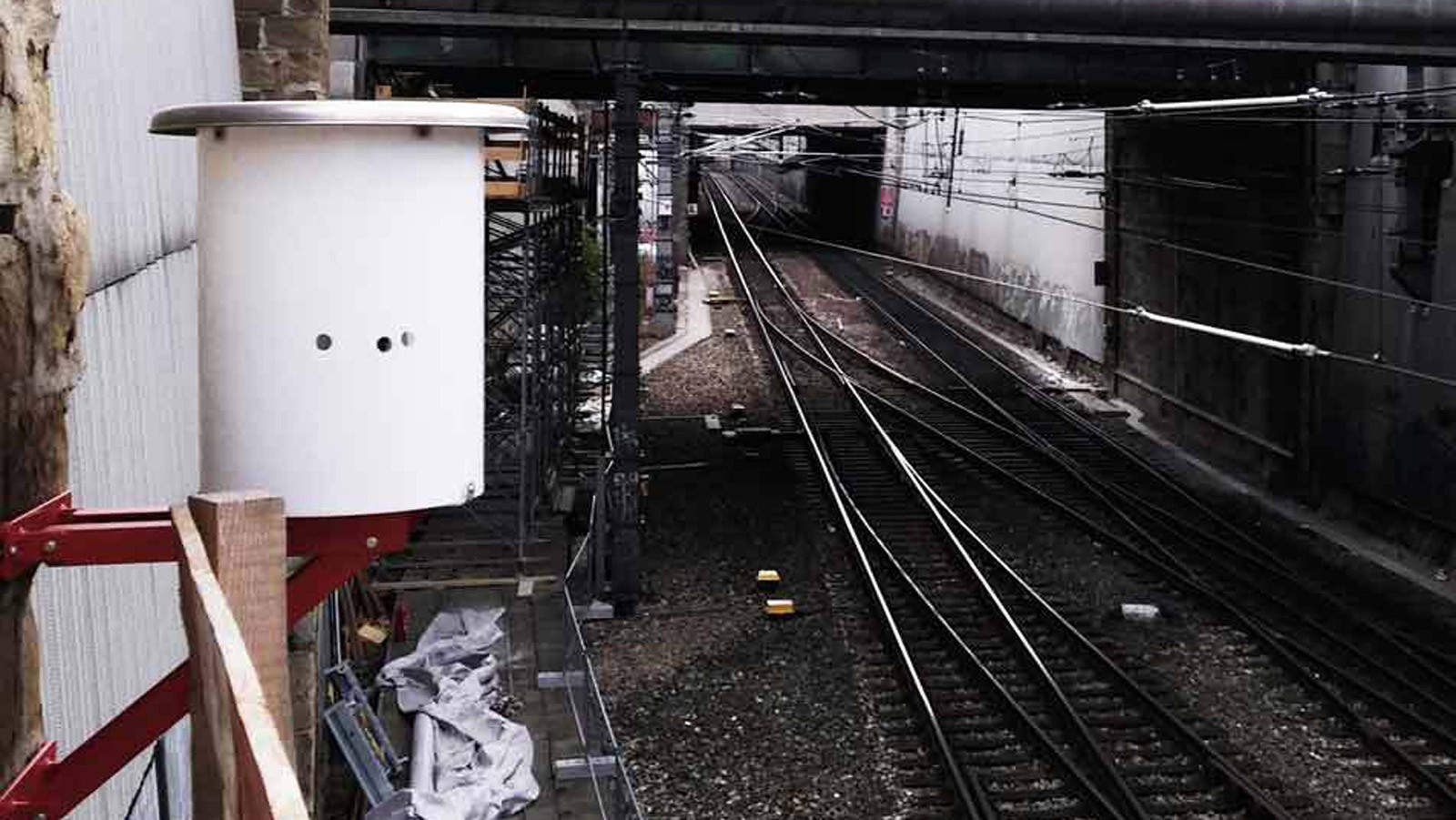 Geomonitoring von Bogensberger Vermessnung bei den Gleisen unter der Beatrixbrücke